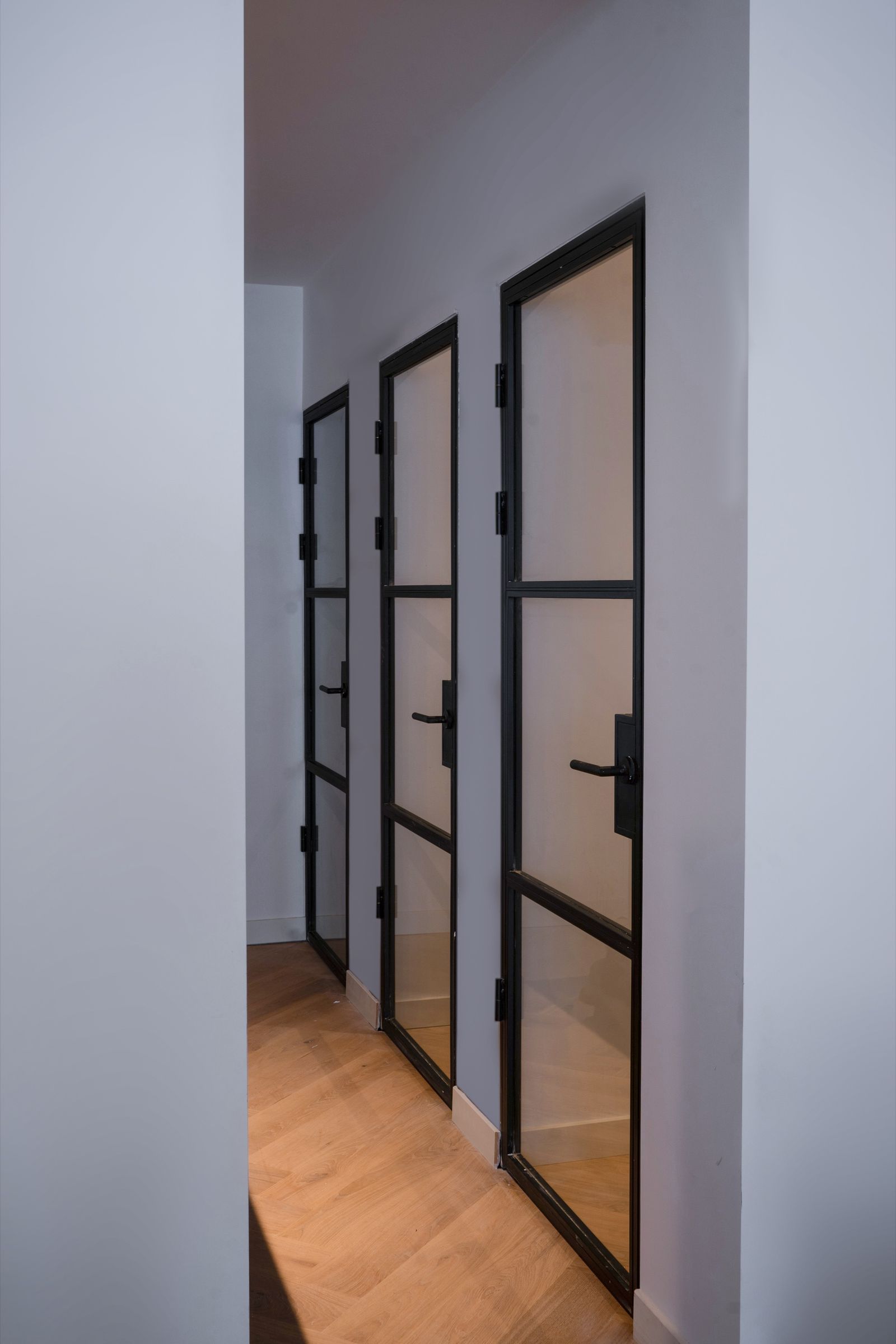 Private call booths inside Vondel Desks